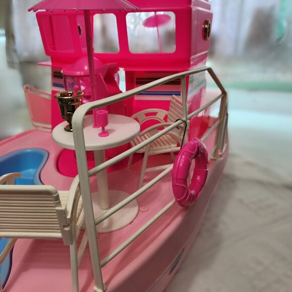 Barbie Dream Boat With Blender & Cups 1994 - Picture 5 of 15